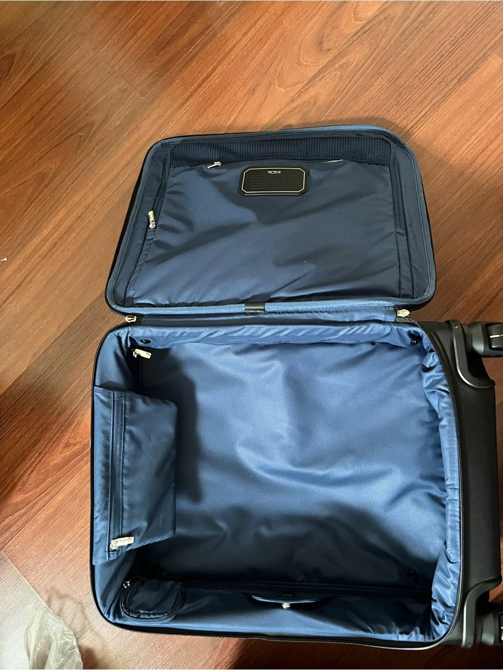 NWT Tumi Black Arrive Spinner Carry-On